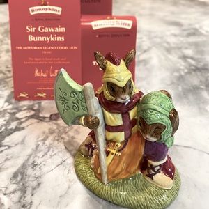 RPYAL DOULTON Sir Gawain Bunnykins beheads the Green Knight